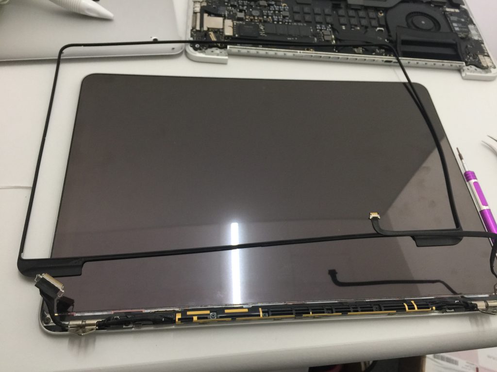 MacBook Pro A1502 2014年 Ratinaディスプレイ交換4