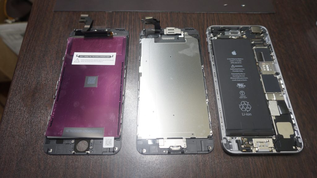 iPhone6 Plus 液晶画面ガラス割れによりパネル交換 修理時間30分3