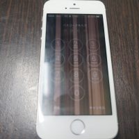 iPhone5s まだまだ現役：ガラス割れ液晶割れを新品パネルに交換します！1