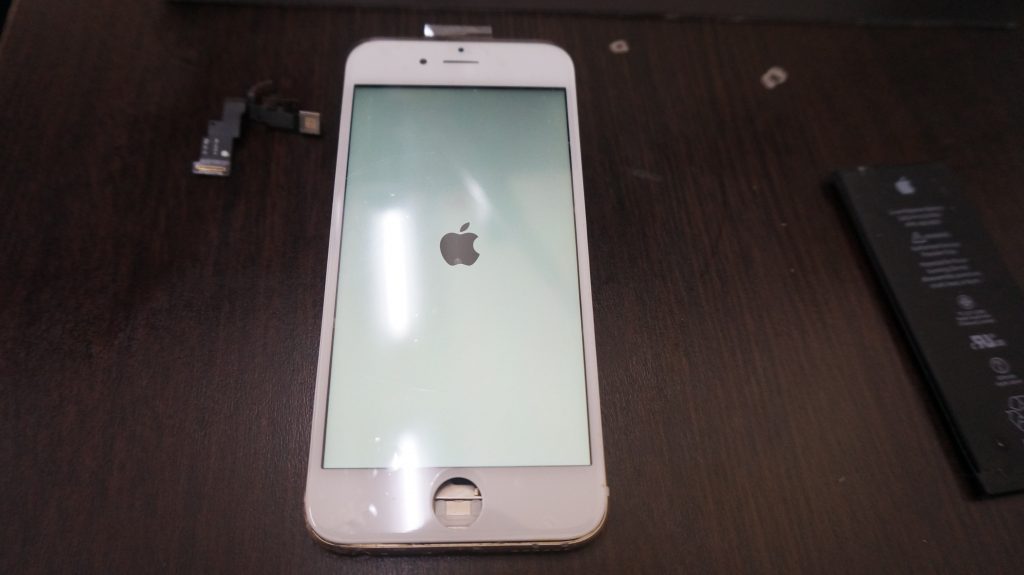iPhone6 液晶パネル割れとフレーム修正5