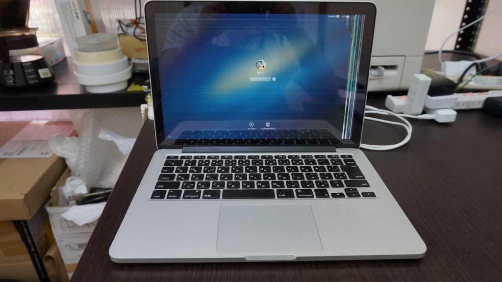 液晶交換 Macbook Pro A1502 Retina 2013 1
