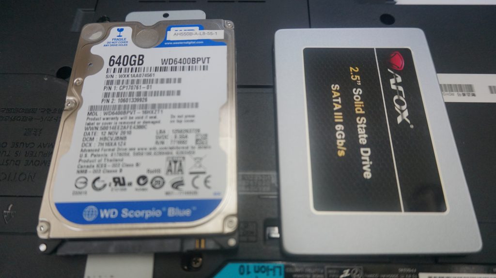 SSD換装 FUJITSU LIFEBOOK AH550/5B 2