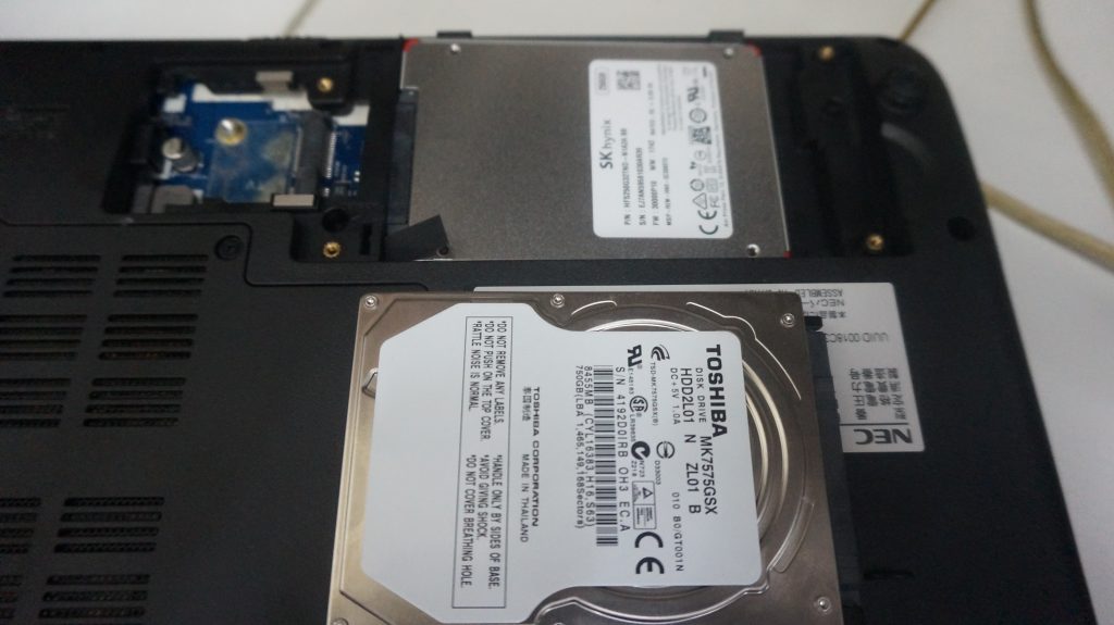 HDD異常で動きが遅い SSD換装 DVDドライブ交換 NEC LL750/E 3