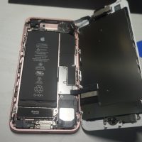 画面割れ液晶割れにより液晶パネル交換 iPhone7 3