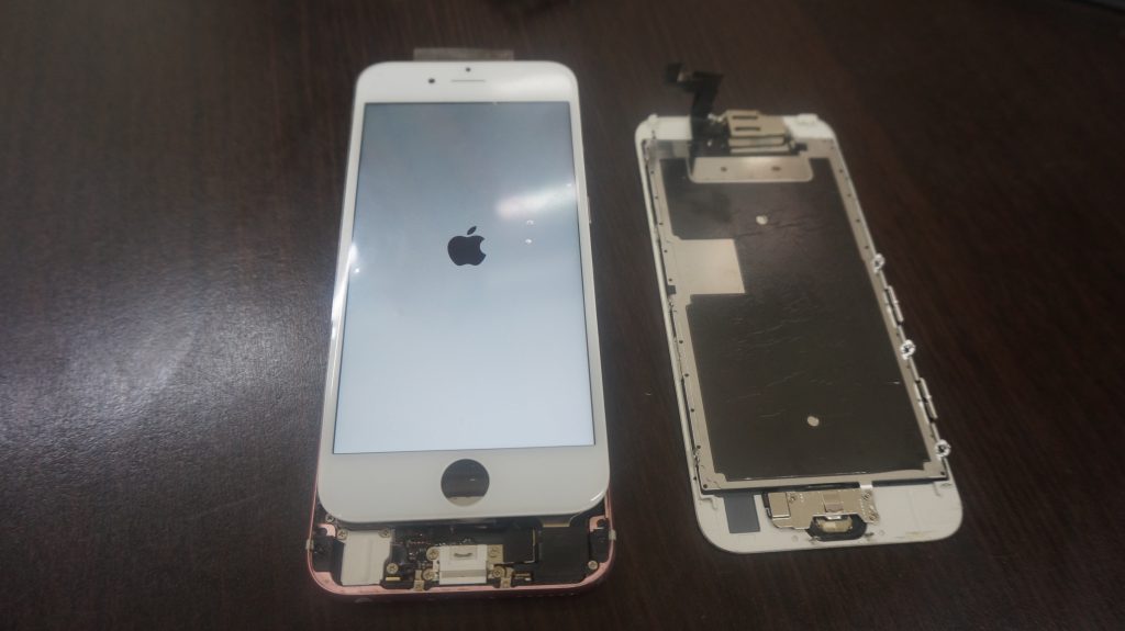 上部ベゼル液晶割れ交換 iPhone6s 4