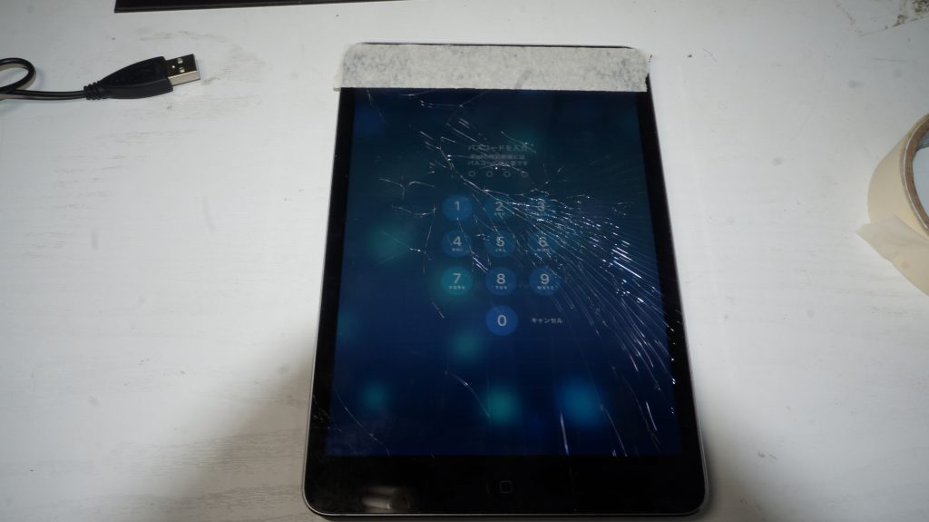 ガラス割れによりデジタイザ交換 iPad mini2 2