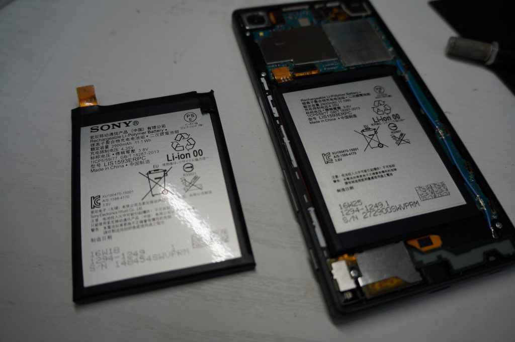 バッテリー劣化で交換修理 SONY Xperia Z5 4
