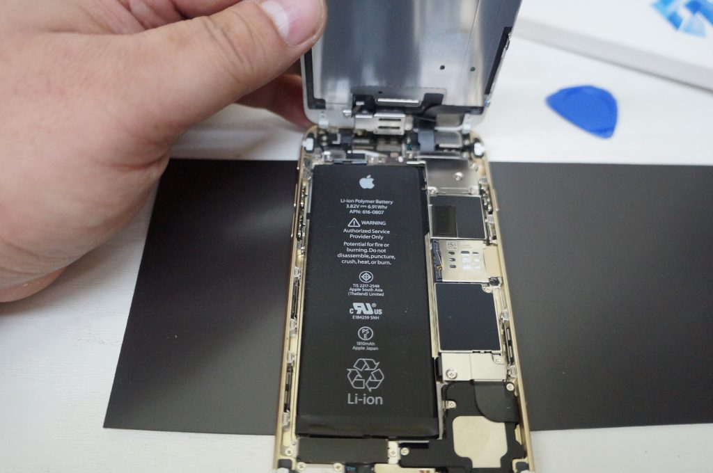 液晶に線 画面が震える 液晶パネル交換 iPhone6 2