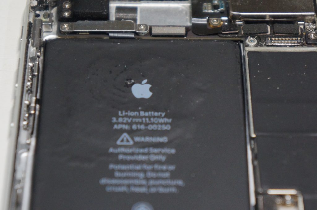 液晶左上部割れ 液晶パネル交換 iPhone7 Plus 5