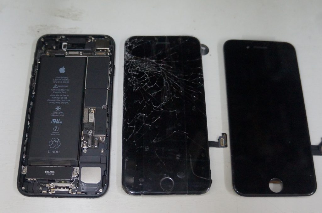 左上から落下ガラス割れ 液晶パネル交換 iPhone7 4