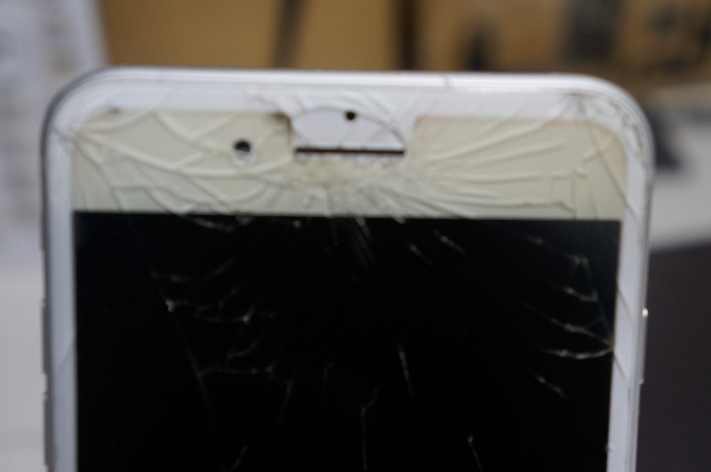 上部ガラス割れ 液晶パネル交換 iPhone7 2