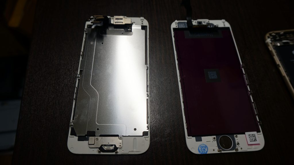 iPhone6液晶画面交換-9H保護ガラスサービスします3