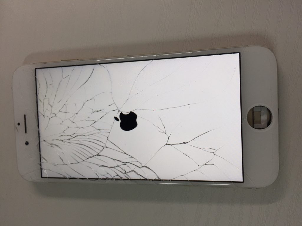 iPhone6 液晶割れ交換1