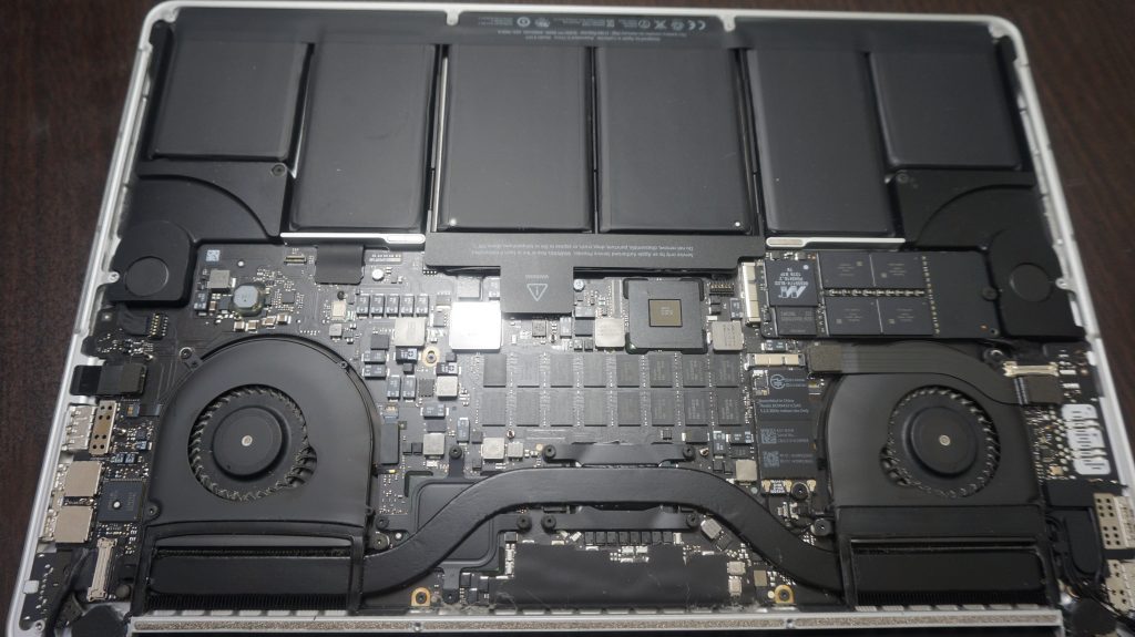 Macbook Pro 15インチ A1398 Retina 2012 バッテリー交換2