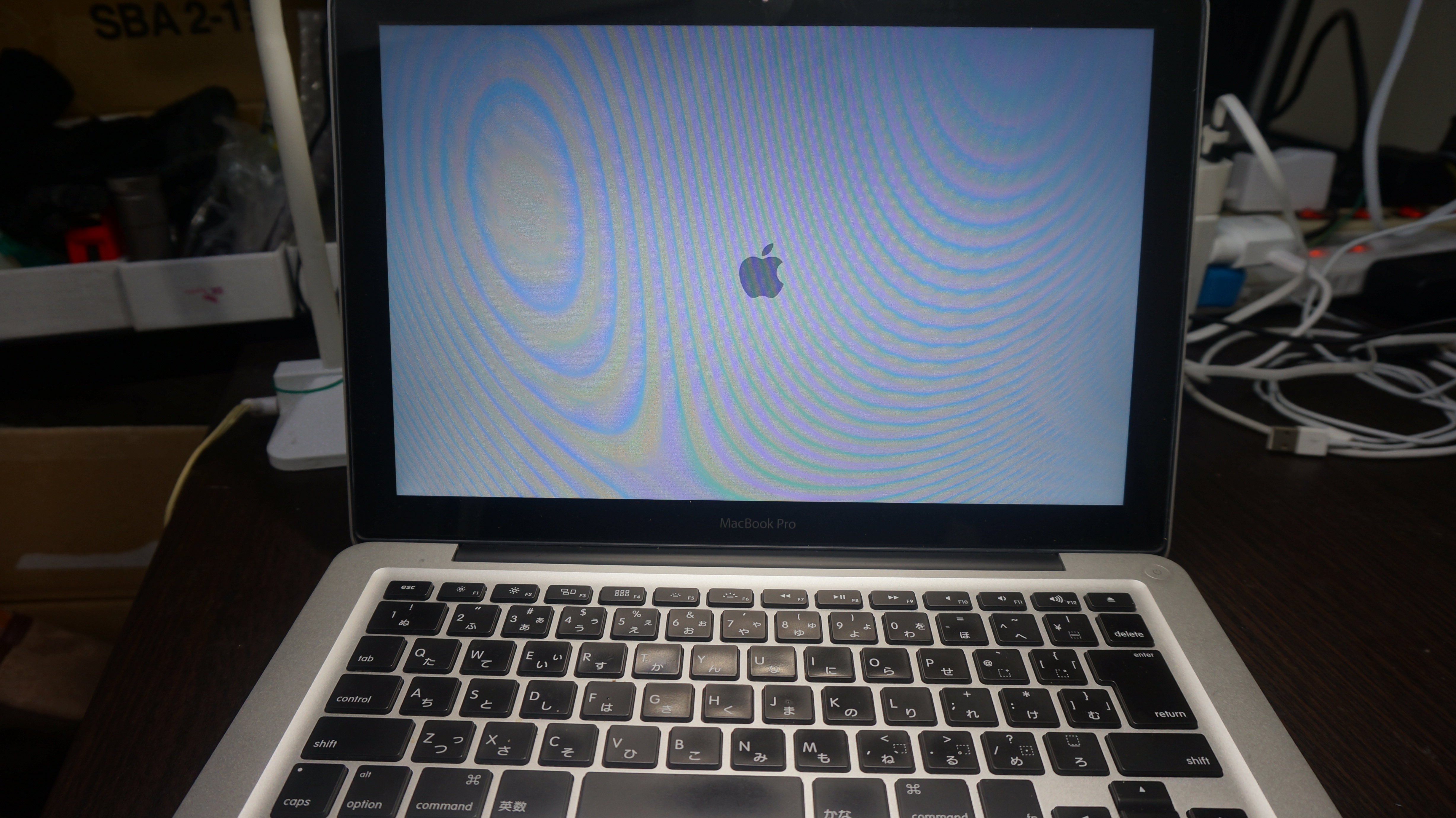 Macbook Pro A1278(Late 2008)ビープ音がして起動しない メモリ交換等2