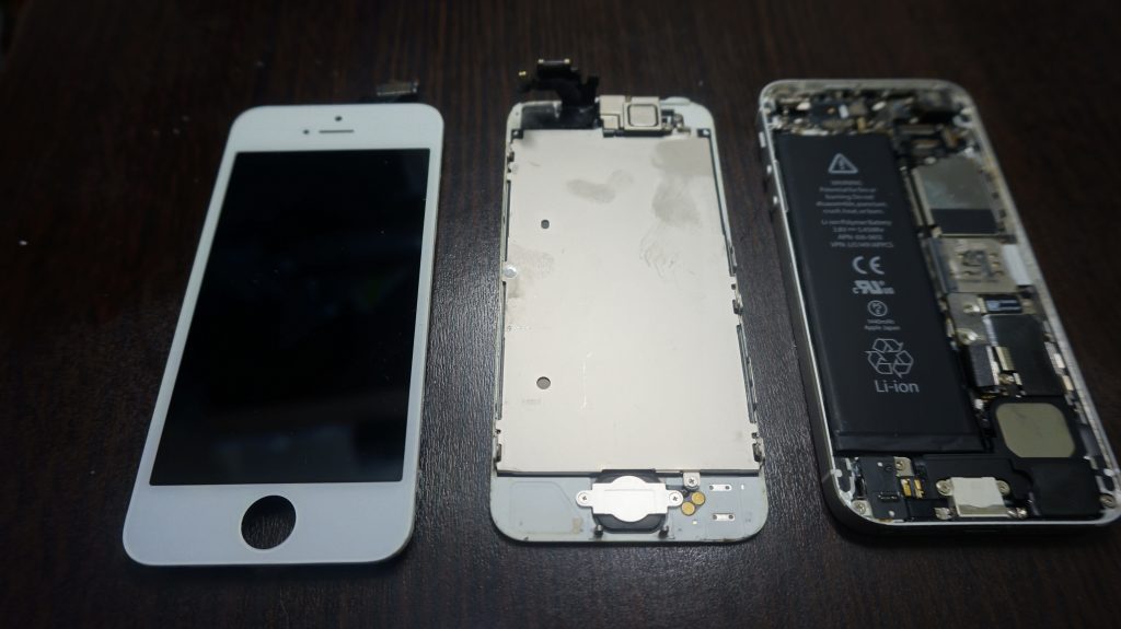 iPhone5 液晶画面がバリバリ他 色々おかしい→パネル交換4