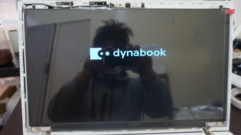 TOSHIBA(東芝) Dynabook T55/TW液晶割れ画面パネル交換4