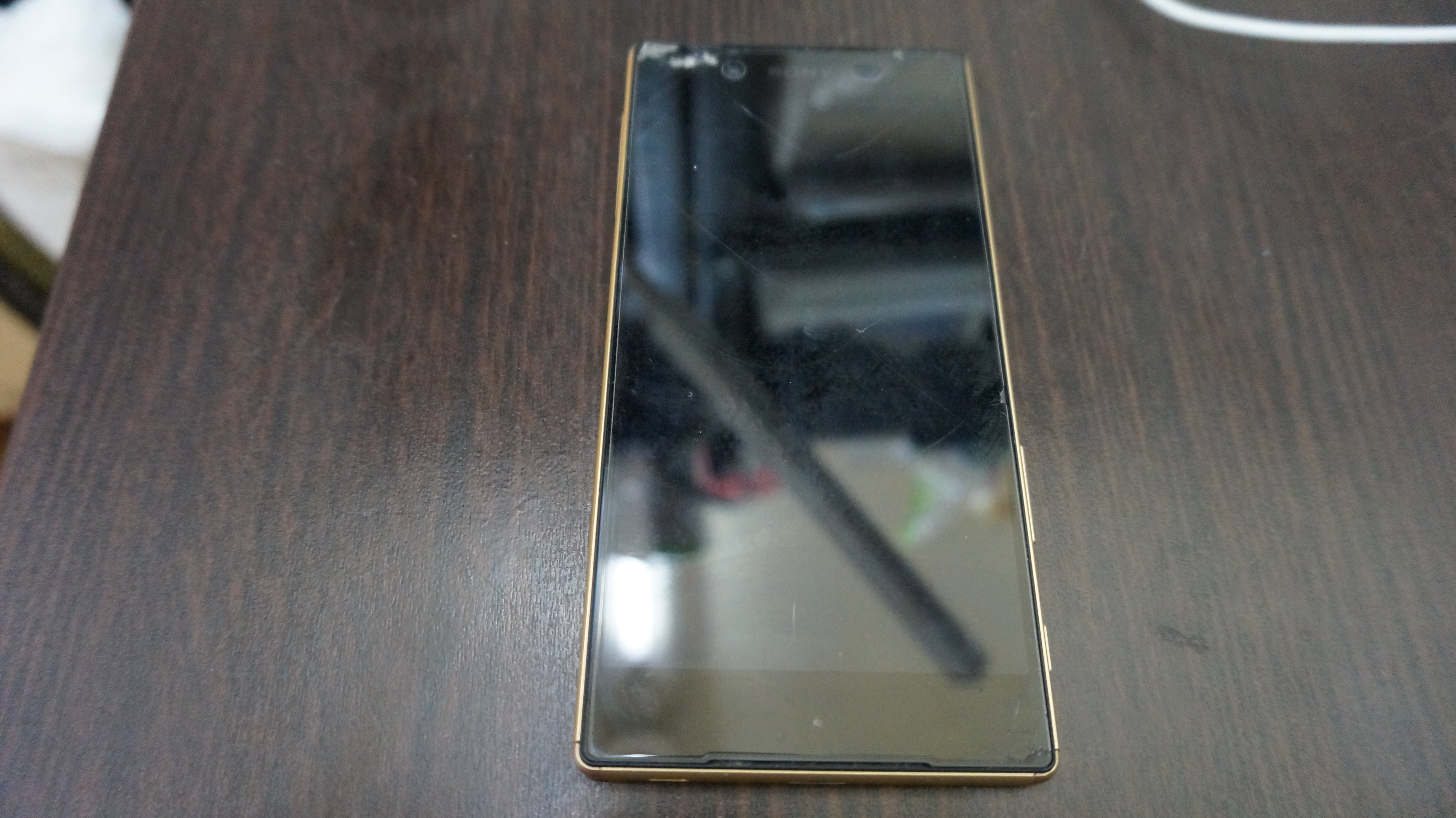 充電できない ドックコネクタ Xperia Z5 1