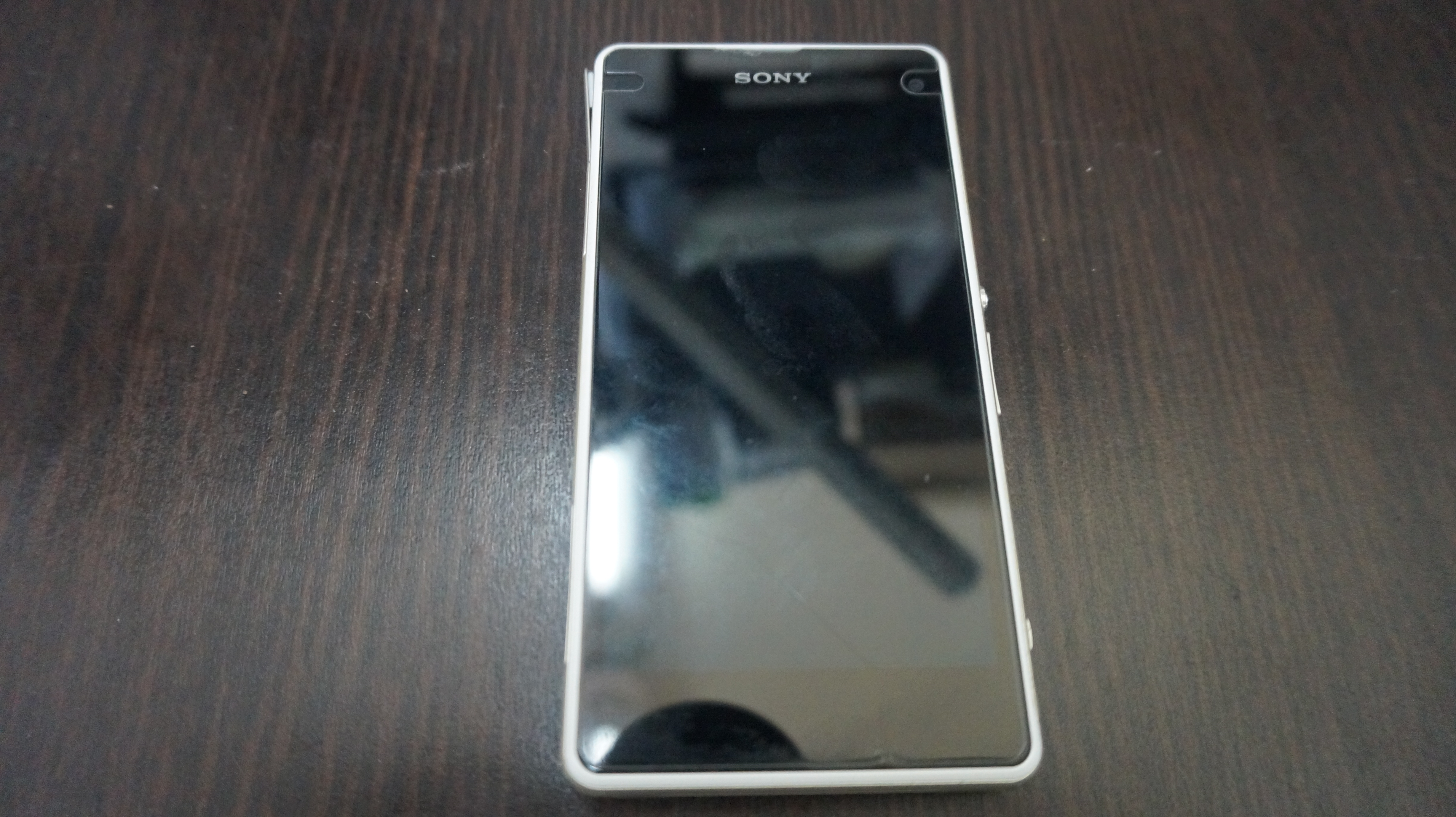 バッテリー交換 Xperia J1 Compact(Z1f) 1