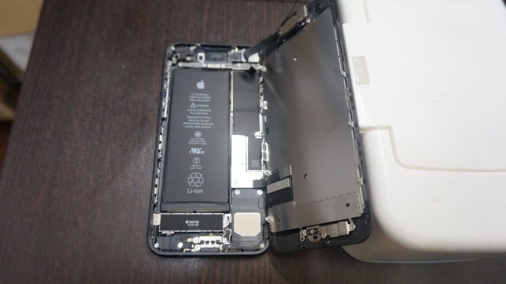 液晶交換が安い iPhone7 3