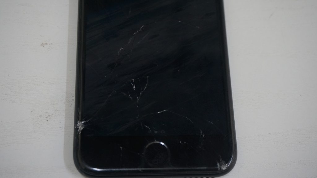 液晶割れ交換修理 iPhone7 2