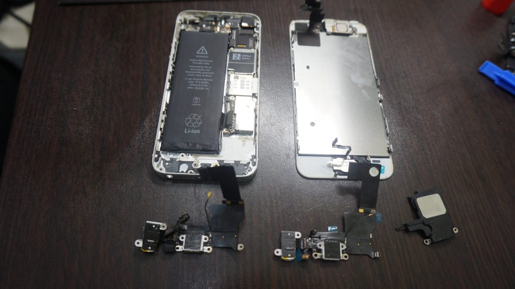 充電できない ドックコネクタ交換 iPhone5s 2