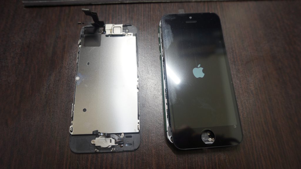 画面割れ液晶割れ iPhone5s 4