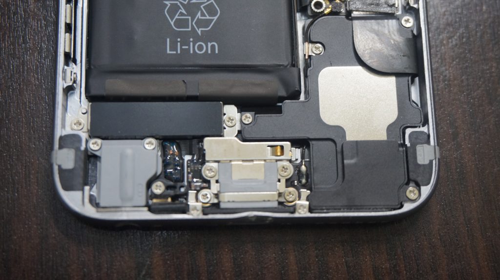 液晶交換とフレーム修正 iPhone6 4
