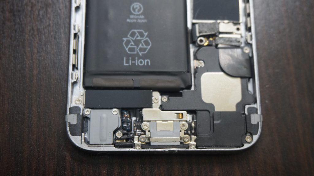 液晶交換とフレーム修正 iPhone6 5