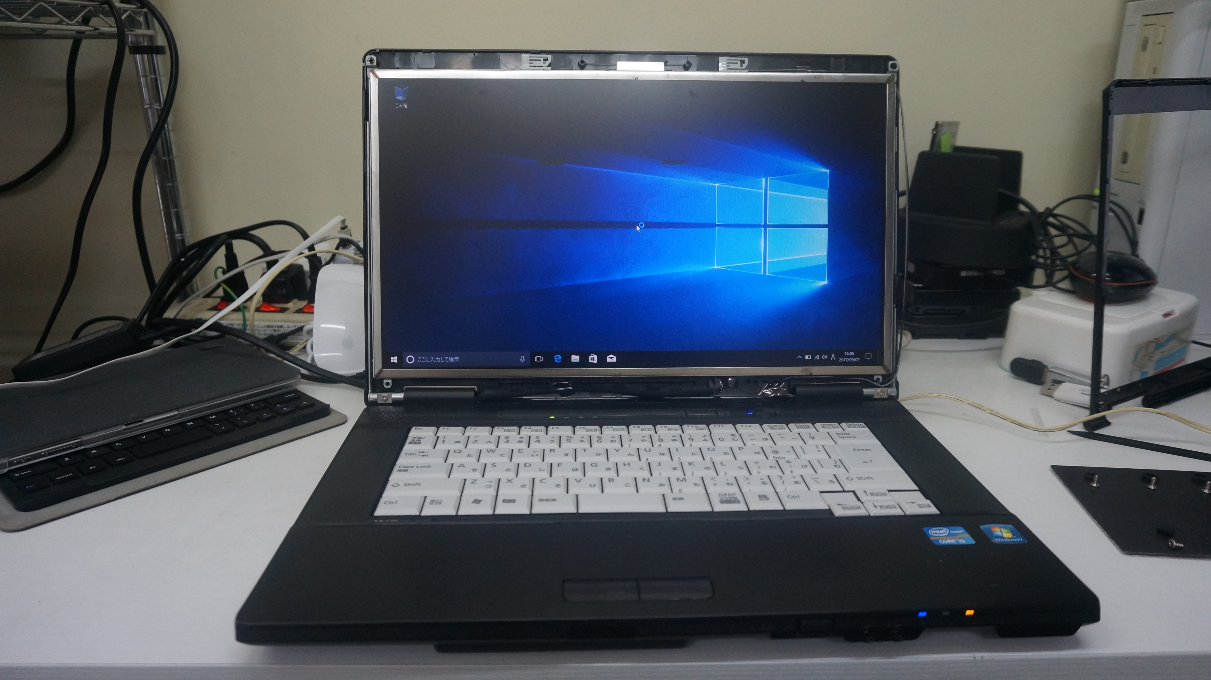 液晶交換 FUJITSU LIFEBOOK A572 1