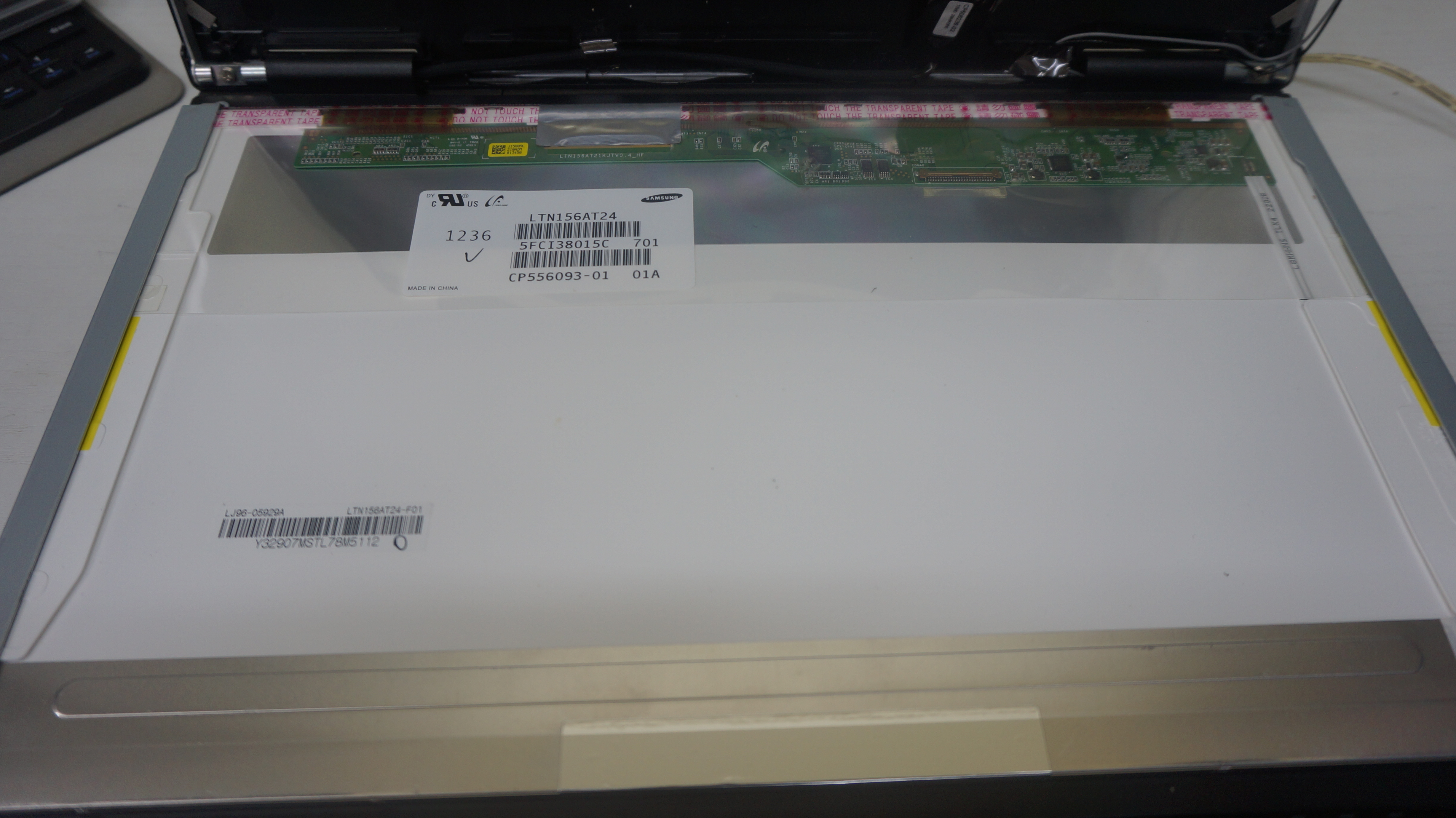 液晶交換 FUJITSU LIFEBOOK A572 3