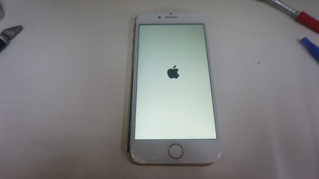 画面パネル割れ液晶交換 iPhone7 5