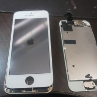 ガラス割れ液晶割れ交換 iPhoneSE 5
