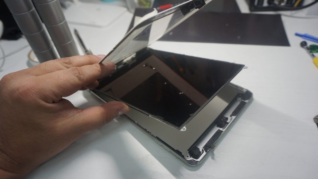液晶とデジタイザ交換 iPad mini2 4