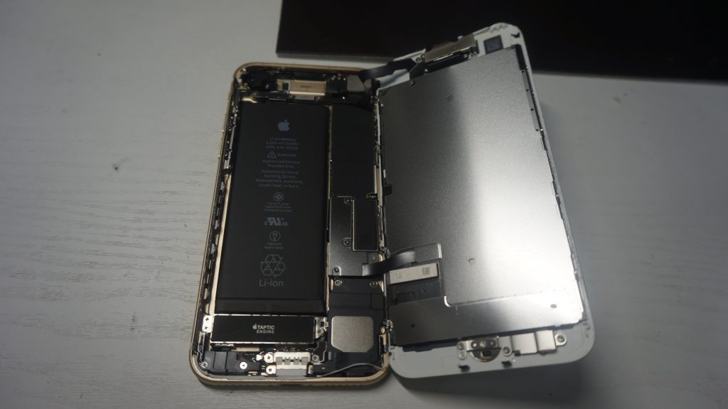 画面液晶割れにより交換 iPhone7 4
