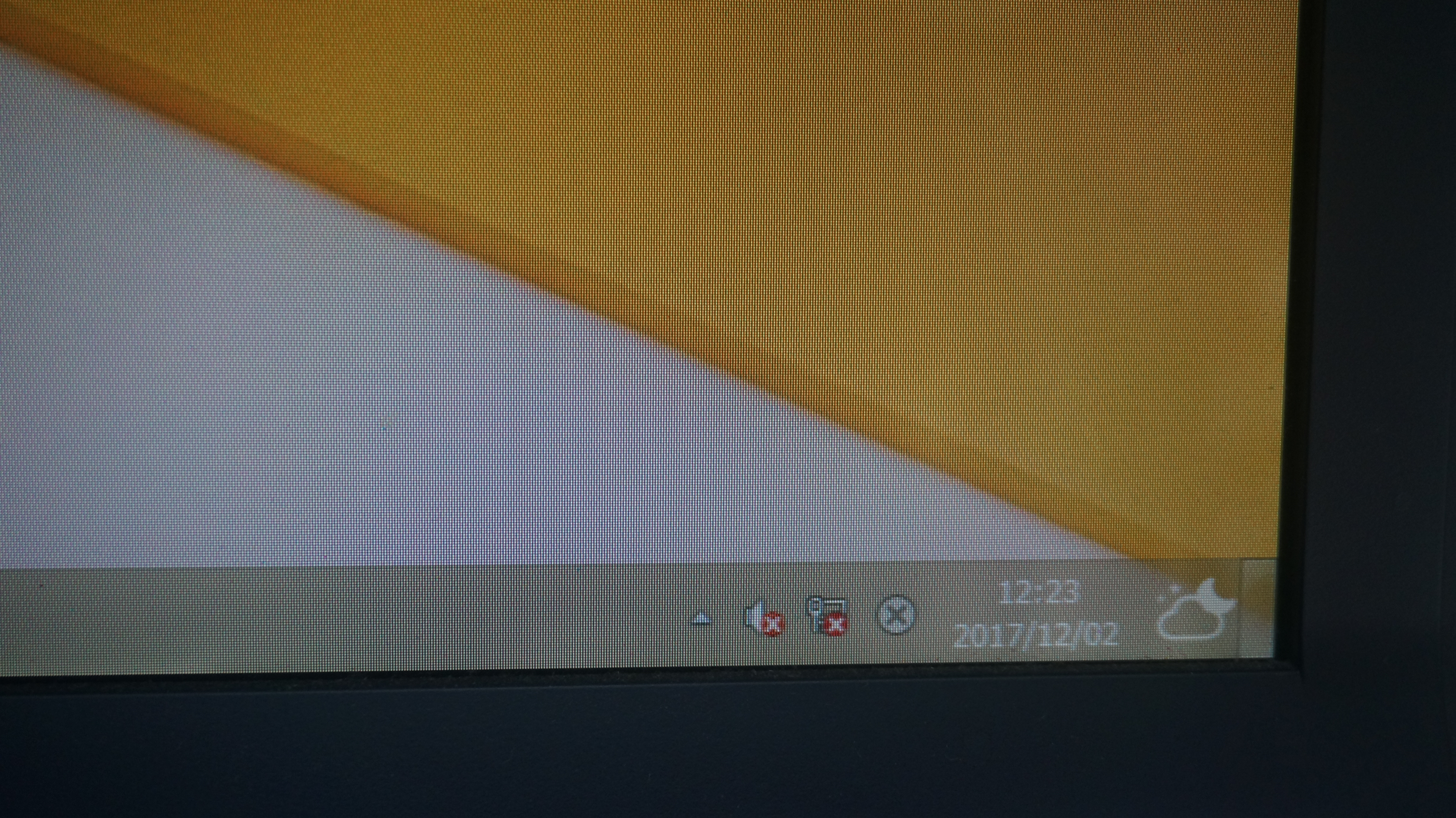 HDDセクタ不良によりSSD換装 DELL Inspiron 3647 3