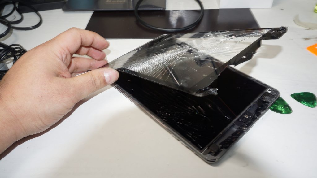 ガラス割れによりデジタイザ交換 iPad mini2 3