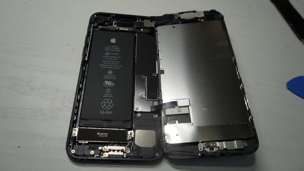 液晶ガラス割れ交換約30分 iPhone7 4