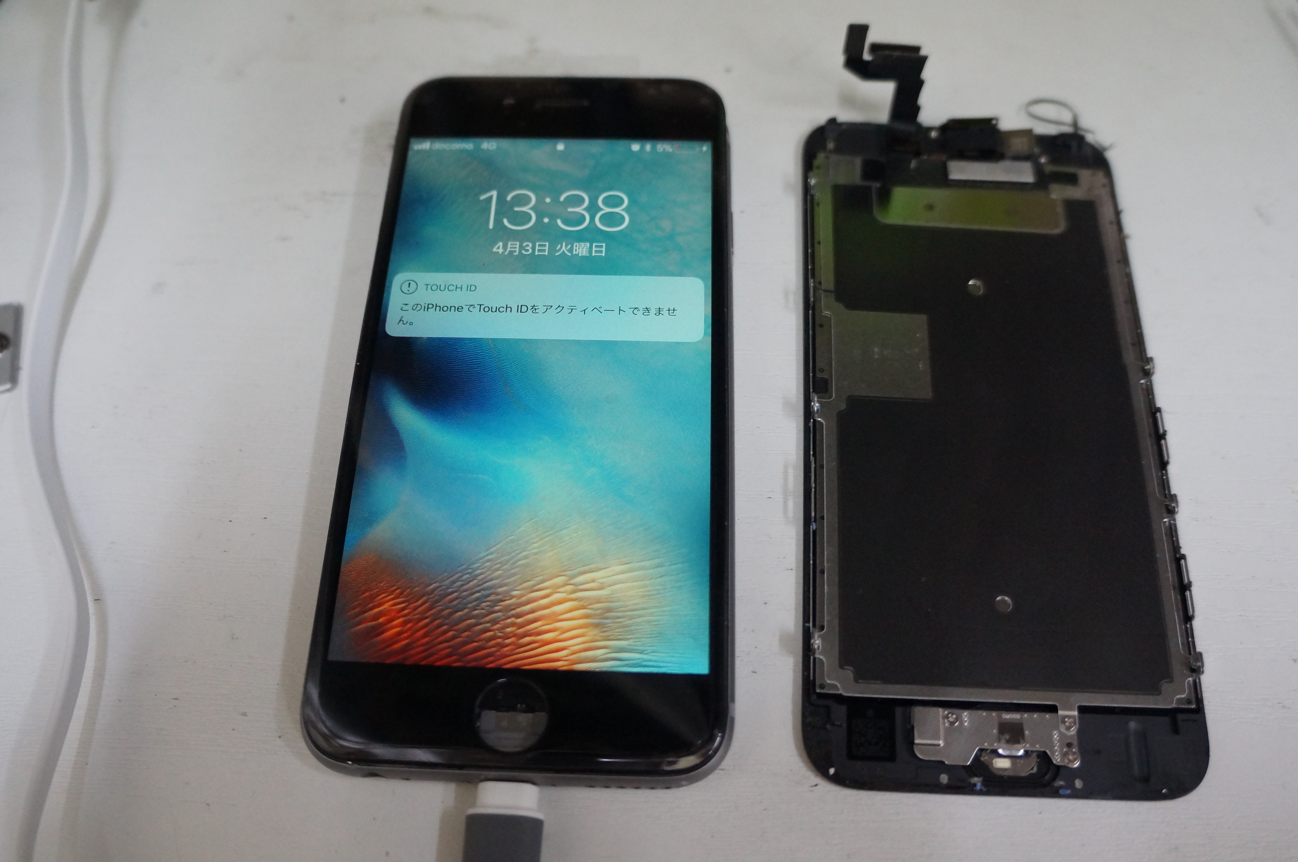 ガラス割れ液晶割れ上部角 液晶パネル交換 iPhone6s 4