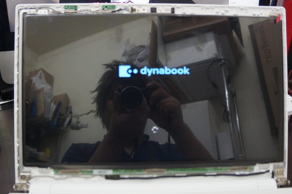 液晶割れ交換修理 TOSHIBA Dynabook T45/EWS 5