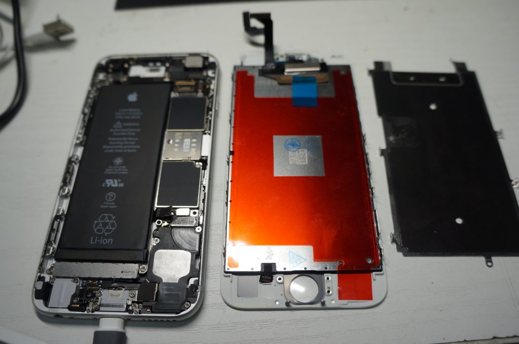 ガラス割れにより液晶パネル交換 iPhone6s 4