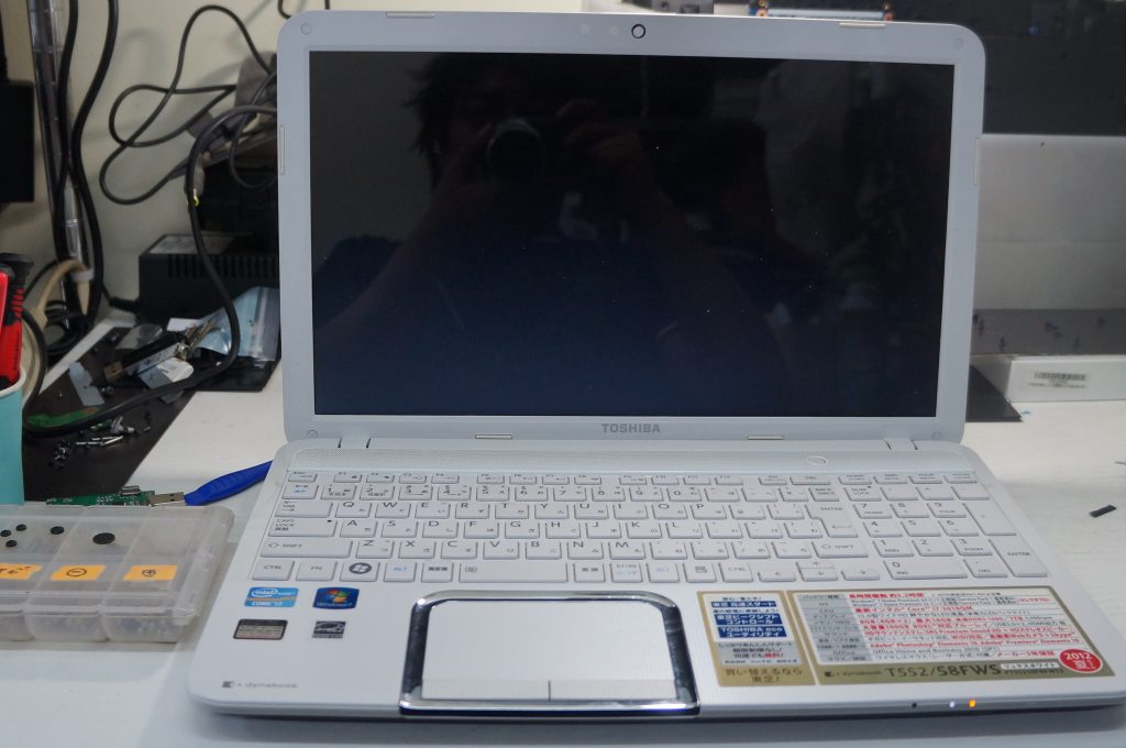 電源付く バックライトが光るだけで起動しない SSD換装 TOSHIBA T552 1