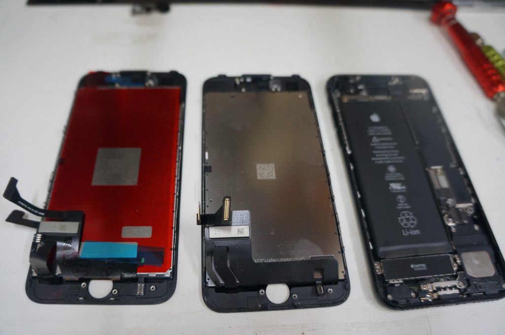 液晶漏れ(割れ) 液晶パネル交換 iPhone7 6