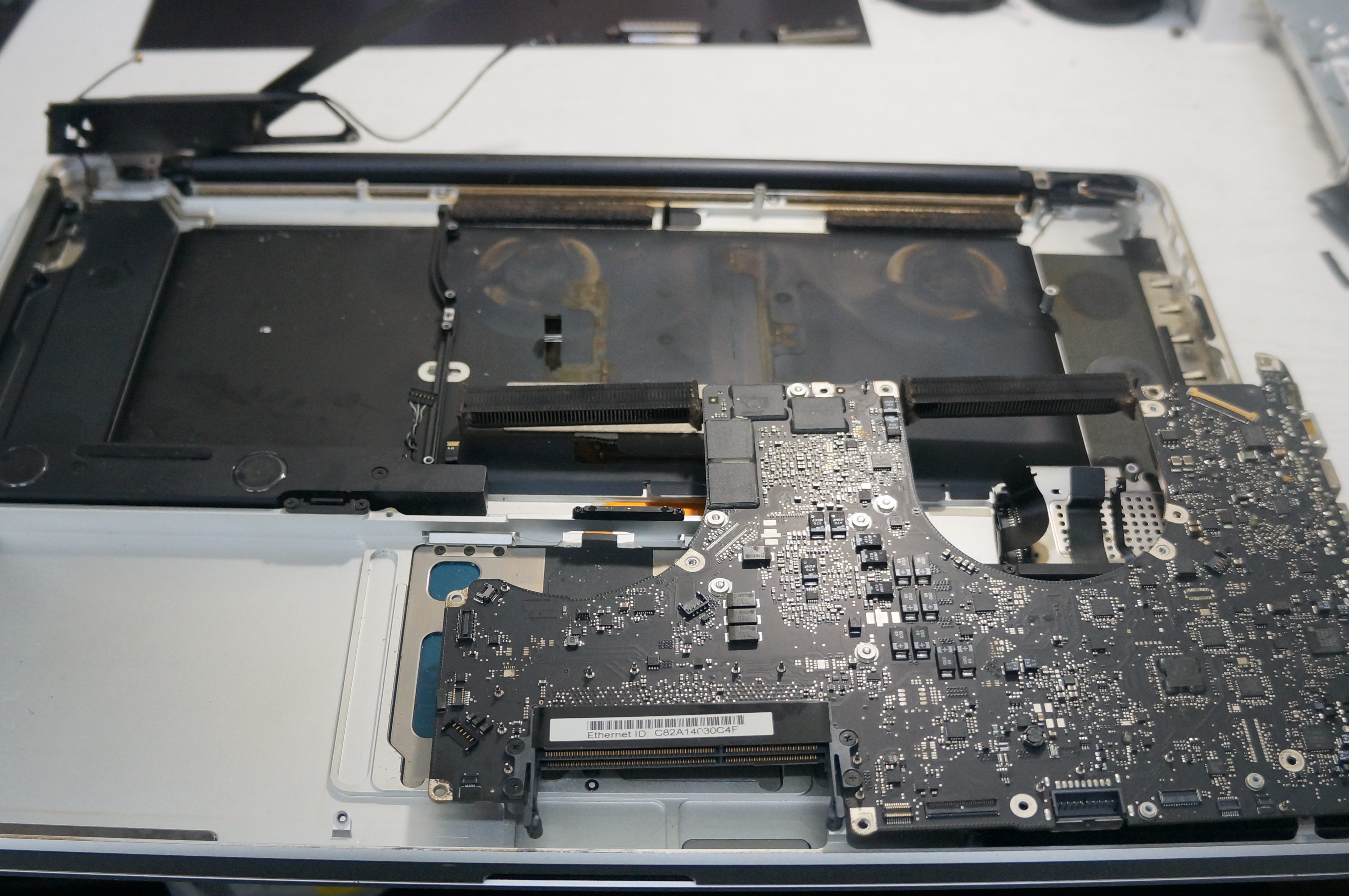 キーボードの一部が反応しない キーボード交換 Macbook Pro 17 A1297 3