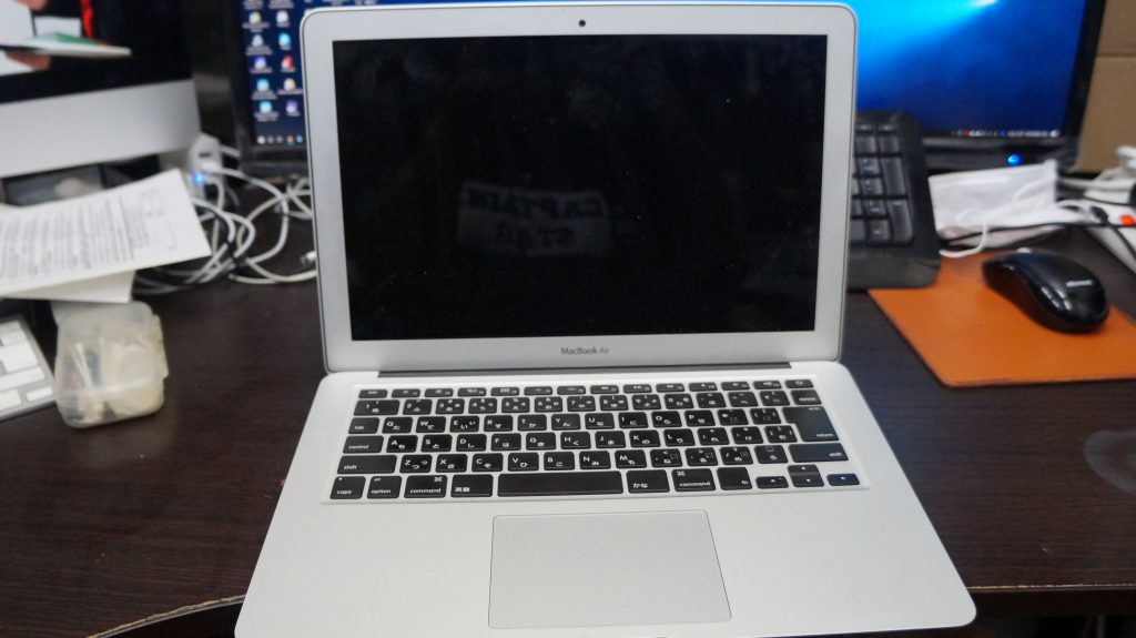 何かをこぼしキーボードが使えない キーボード交換 Macbook Air A1466 1