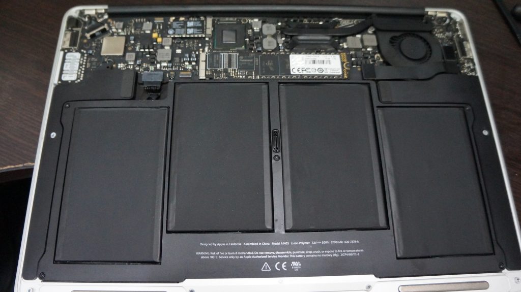 何かをこぼしキーボードが使えない キーボード交換 Macbook Air A1466 6