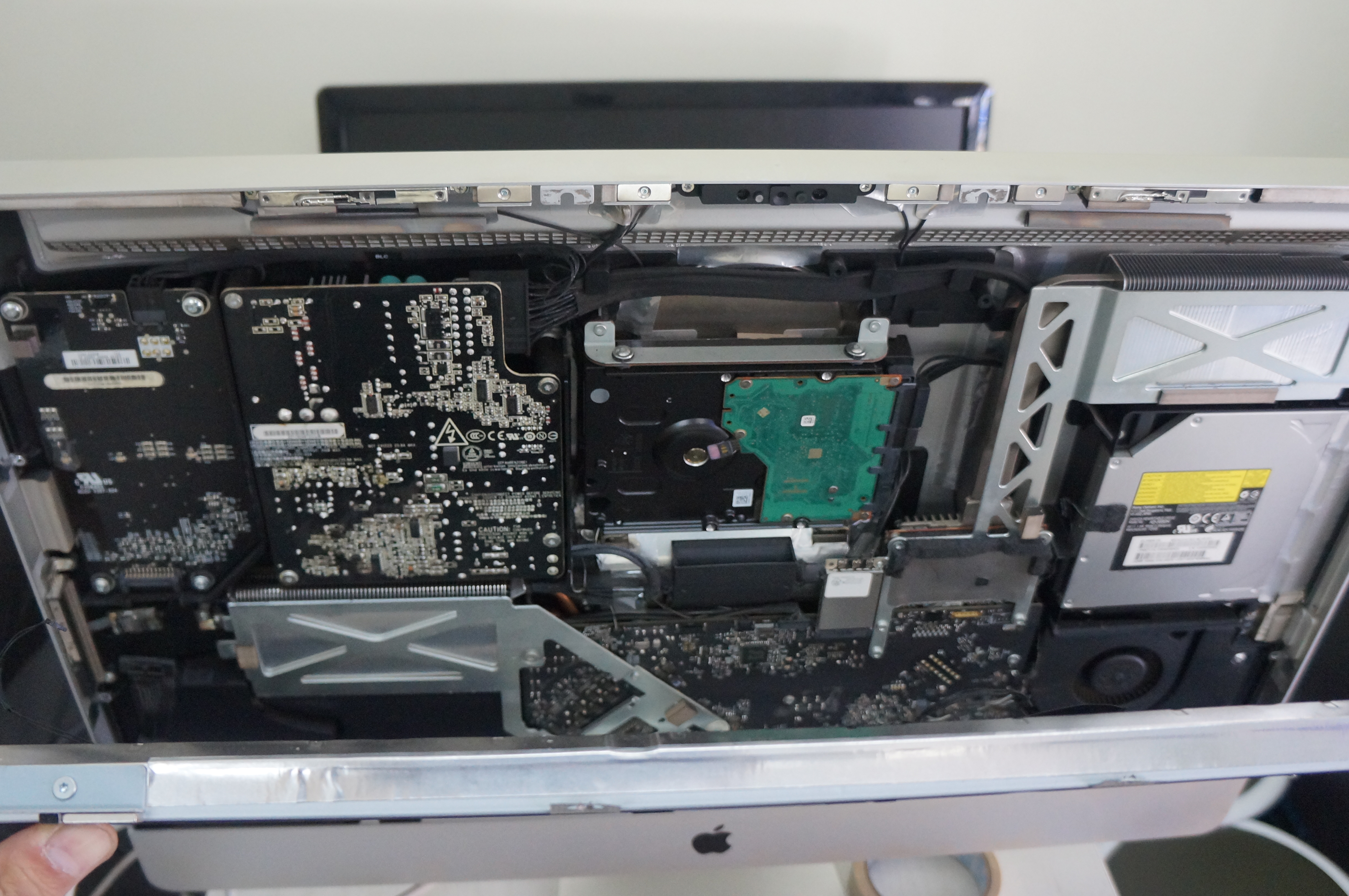 広島Mac修理広島市 起動しない電源が反応しない 電源交換 iMac 21.5 3